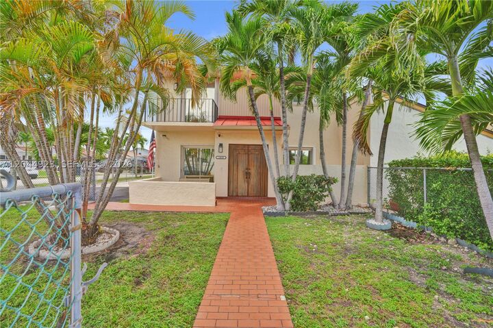 Property Photo: 1050 SW 123rd Ave 2-15ci FL 33184