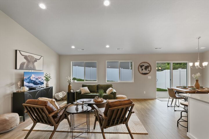 Property Photo:  627 S Manifold Ln  WA 99016 
