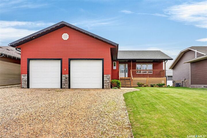 Property Photo:  209 Regent Street  SK S0E 1A0 