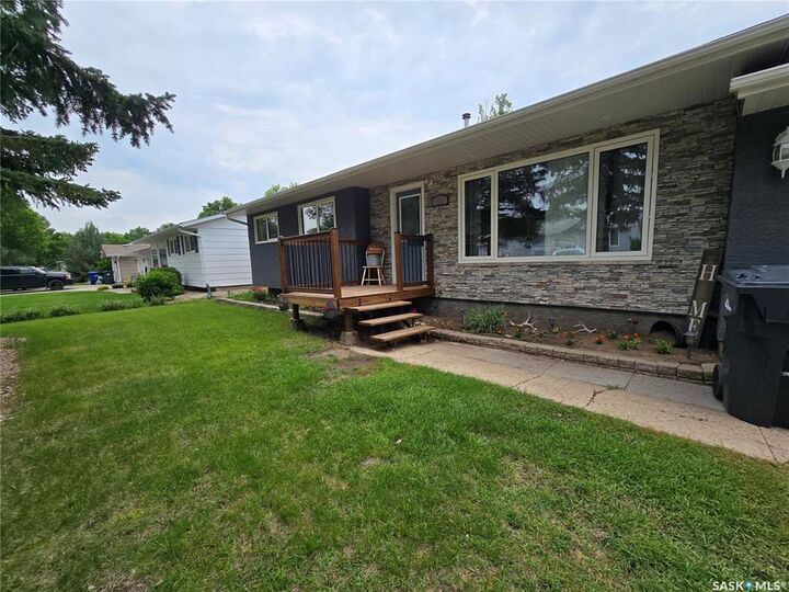 619 Brimacombe Drive — photo 1