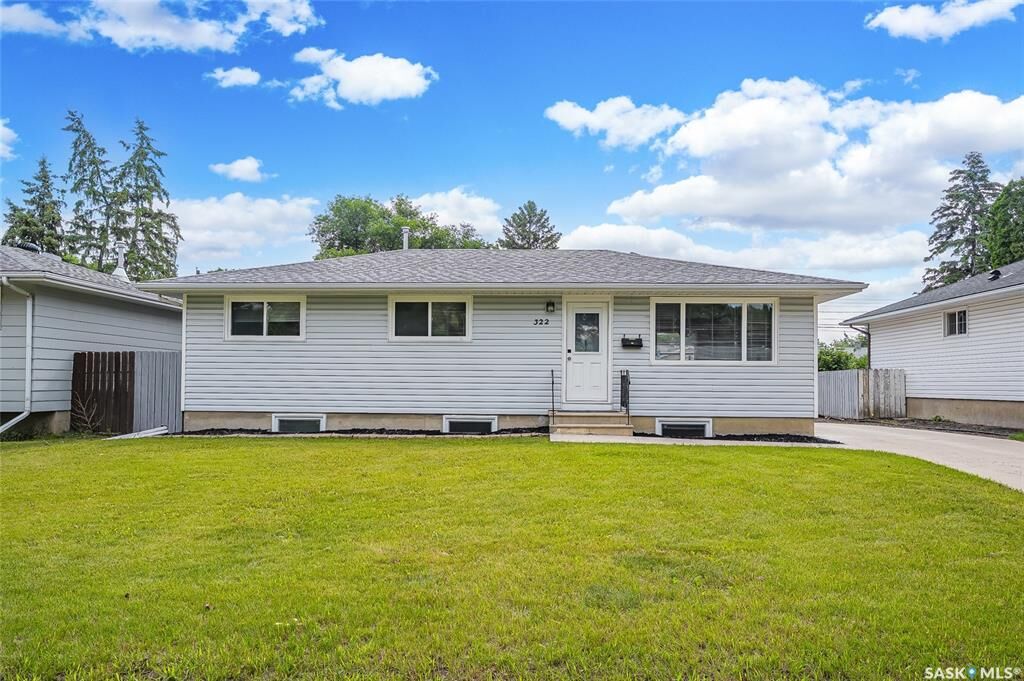 Property Photo:  322 Witney Avenue N  SK S7L 3M5 