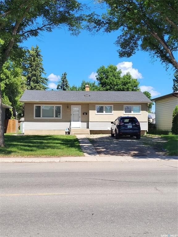 Property Photo: 2317 Taylor Street E SK S7H 1W8
