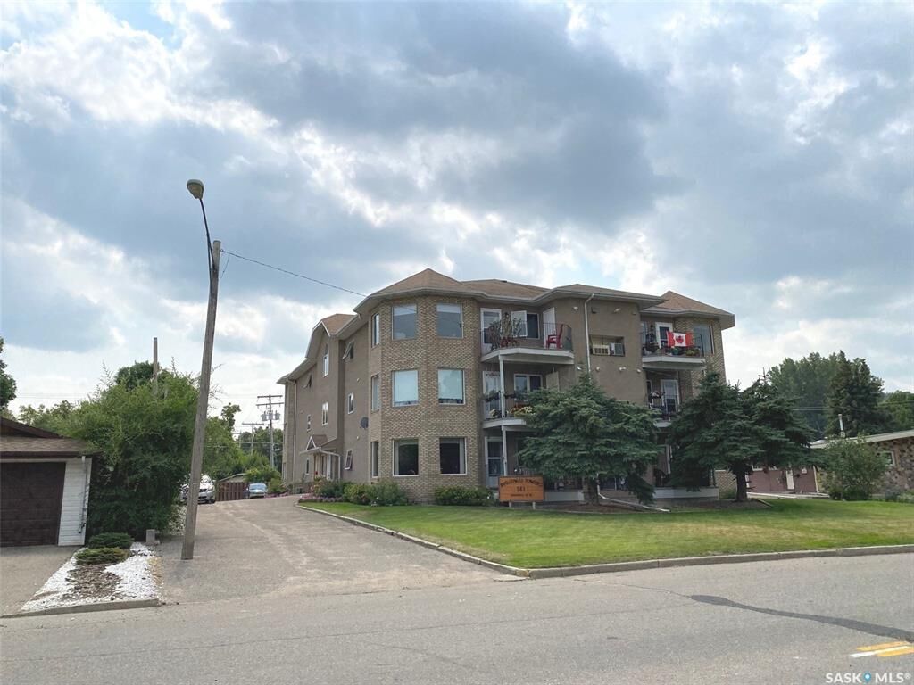 Property Photo:  561 Broadway Street W 311  SK S0G 1S0 