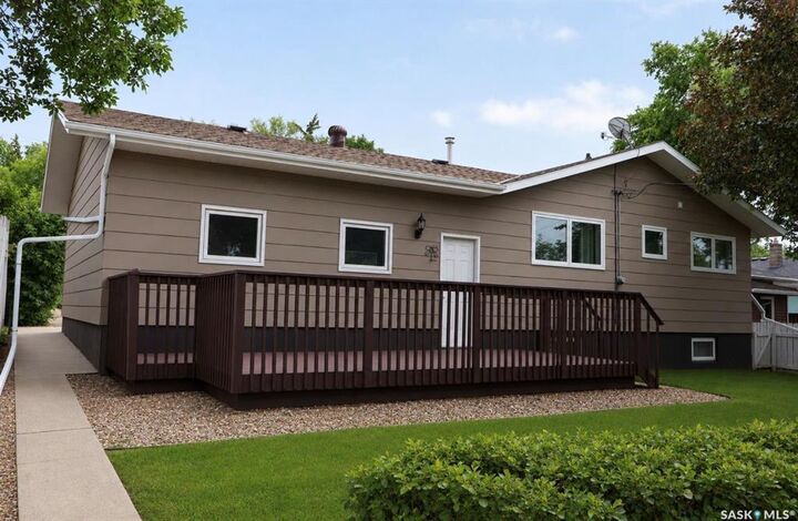 Property Photo: 407 7th Avenue E SK S0H 0B0