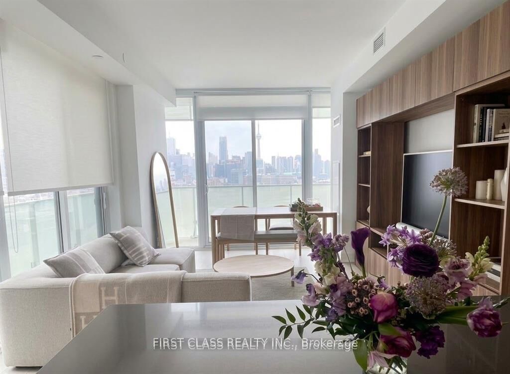 Property Photo: 200 Bloor Street W 1405 ON M5S 0B1
