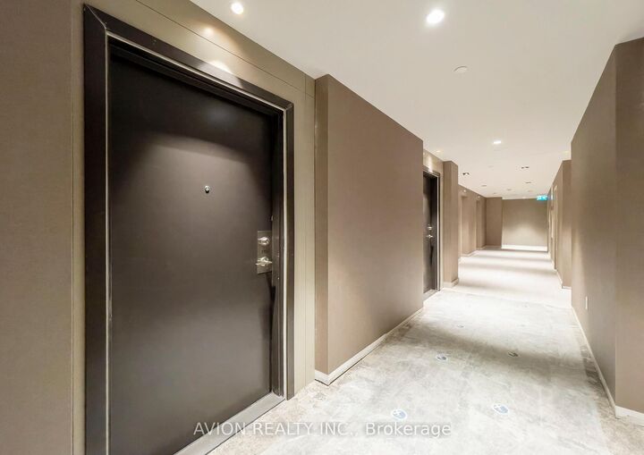 Property Photo:  10 Honeycrisp Cres Crescent 1716  ON L4K 5Z8 