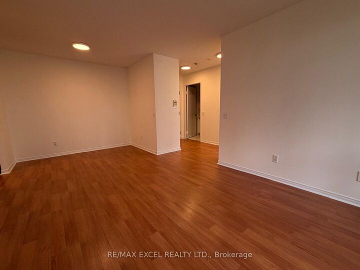 Property Photo:  91 Townsgate Drive 507  ON L4J 8E8 