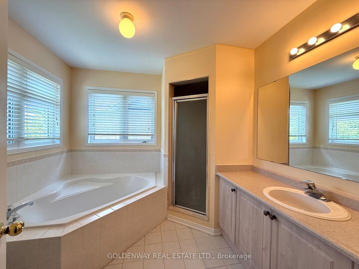 Property Photo:  20 Green Ash Terrace  ON M1E 5J3 