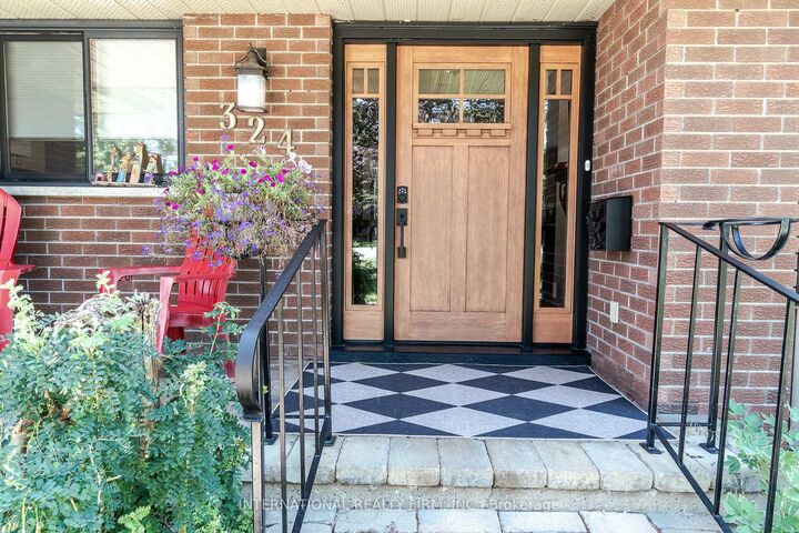 Property Photo:  324 Bethune Drive N  ON P1P 1B8 