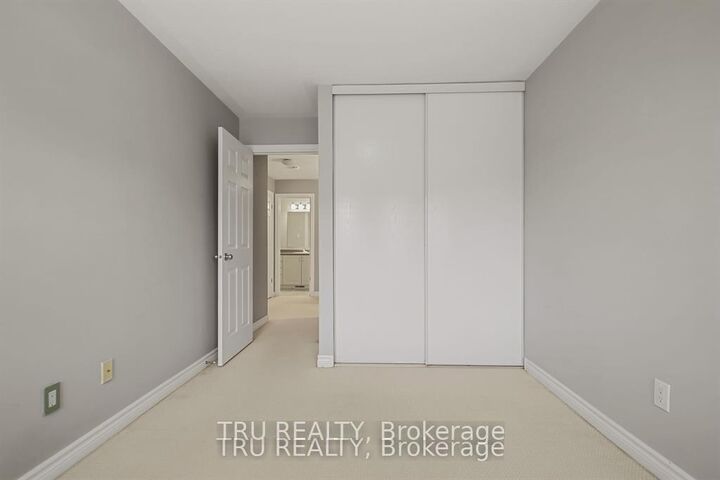Photo de la propriété:  122 Lindenshade Drive 19  ON K2J 5R5 