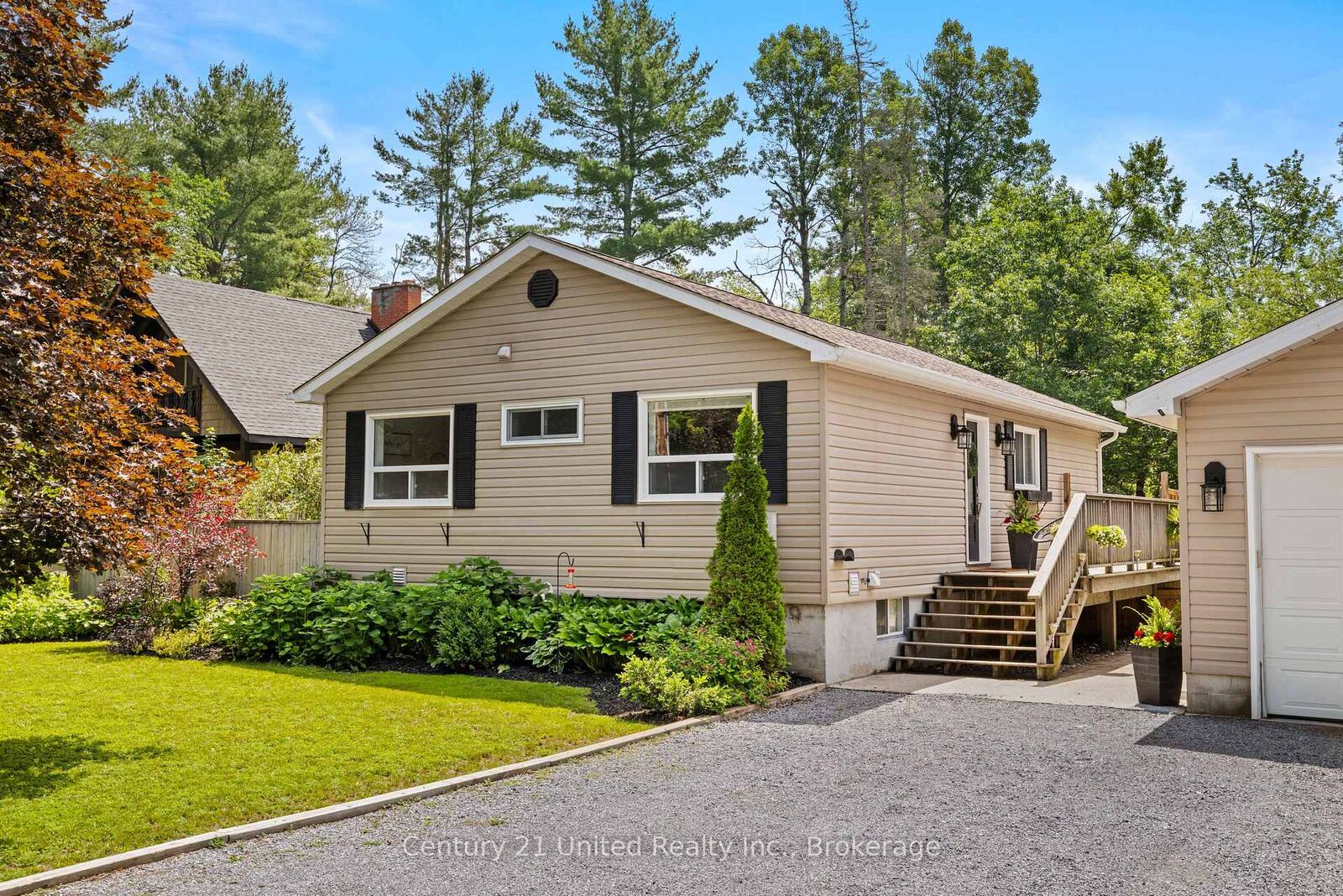 Property Photo:  31 River Street  ON K0L 1A0 