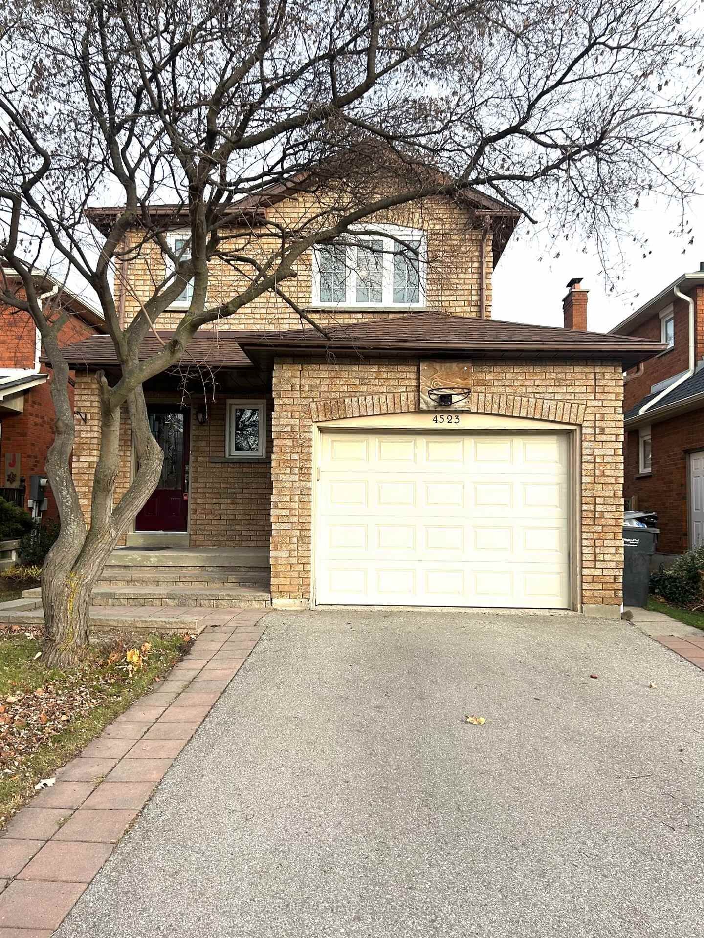 Property Photo:  4523 Kimbermount Avenue  ON L5M 4J4 