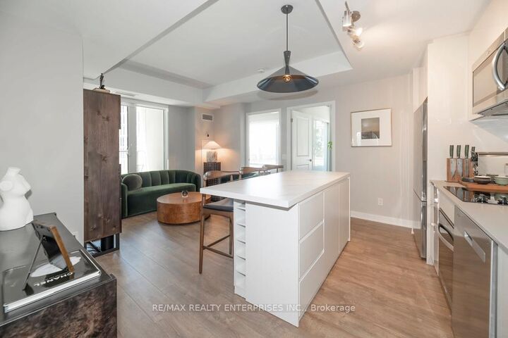 Property Photo:  543 Richmond Street W 741  ON M5V 0W9 