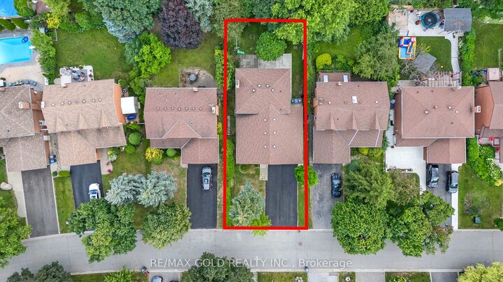 Property Photo:  48 Maidstone Crescent  ON L6S 2Z5 