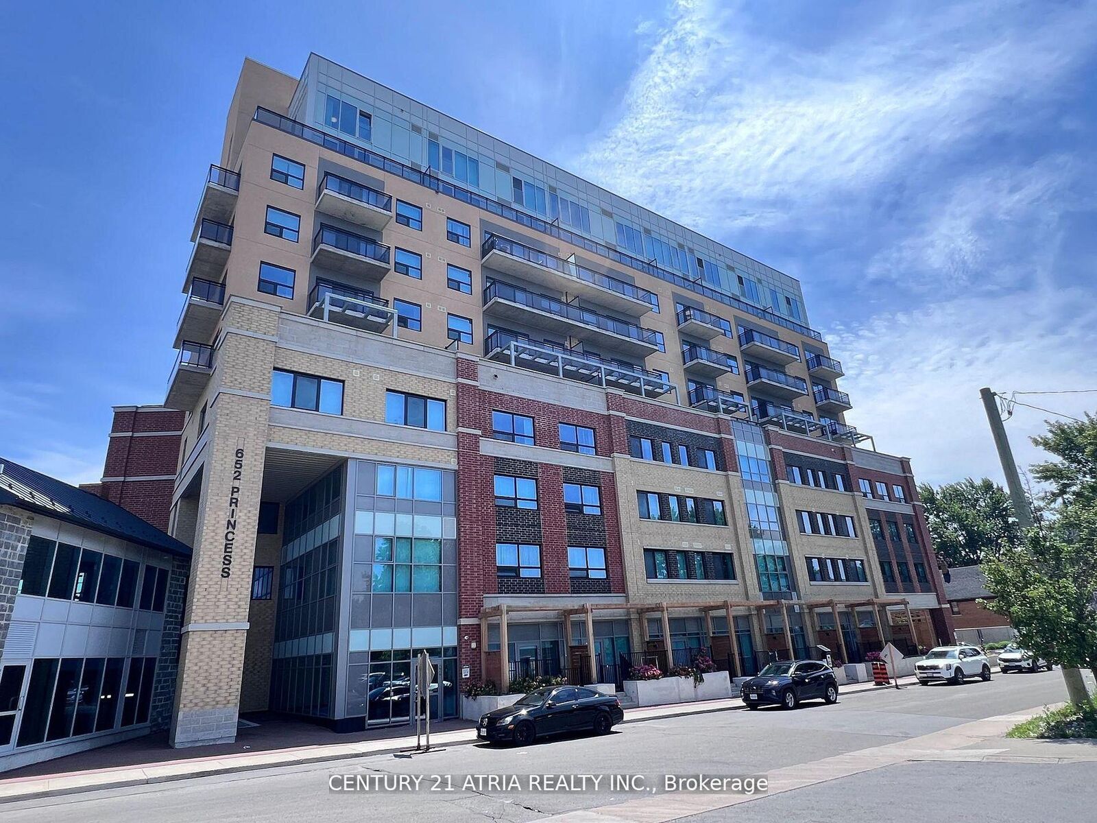 Property Photo:  652 Princess Street 411  ON K7L 1E5 