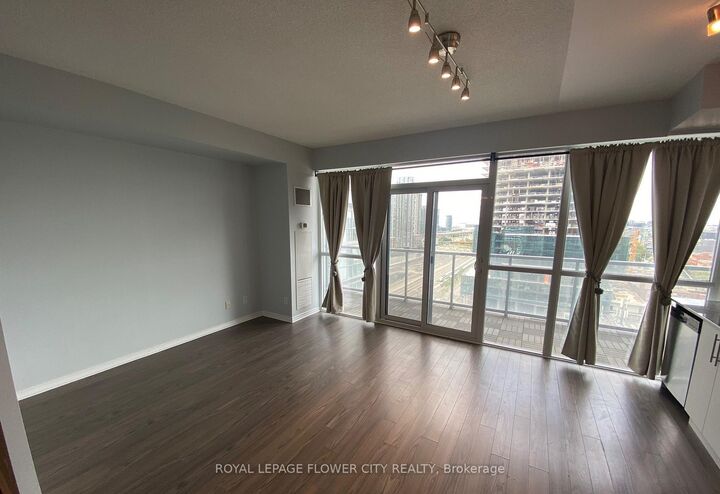 Property Photo: 352 Front Street W 1913 ON M5V 0K3
