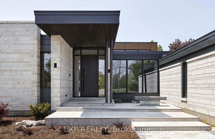 Property Photo:  32 Clovelly Road  ON K1J 6M2 