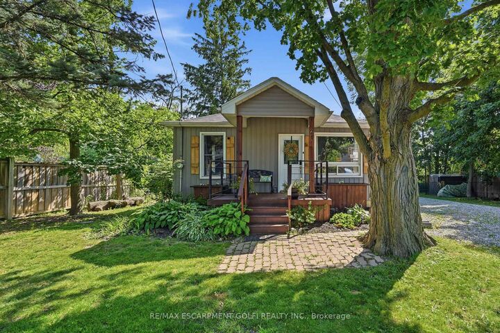21 Renfrew Street E — photo 1