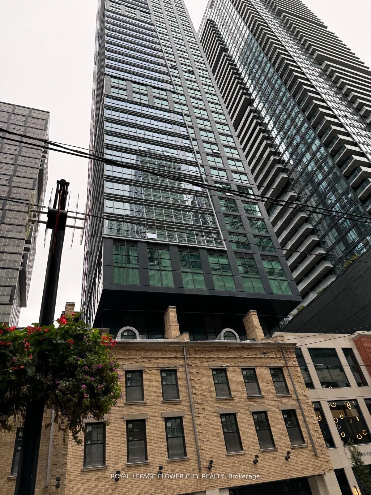 Photo de la propriété: 327 King Street W 901 ON M5V 0W7