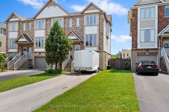 Property Photo:  15 Hemlock Way  ON L3M 0A7 