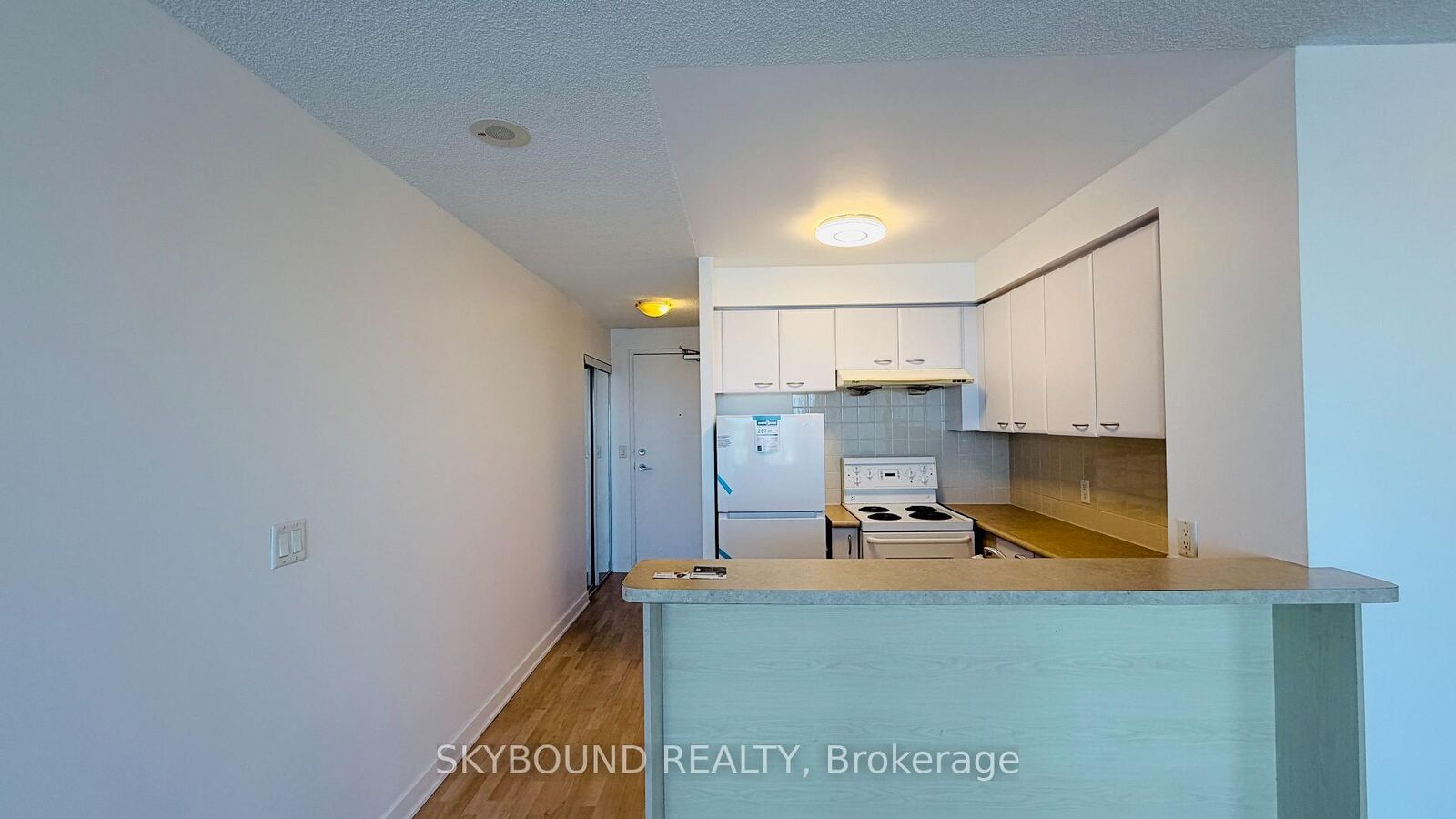 Property Photo:  38 Lee Centre Drive 1702  ON M1H 3J7 