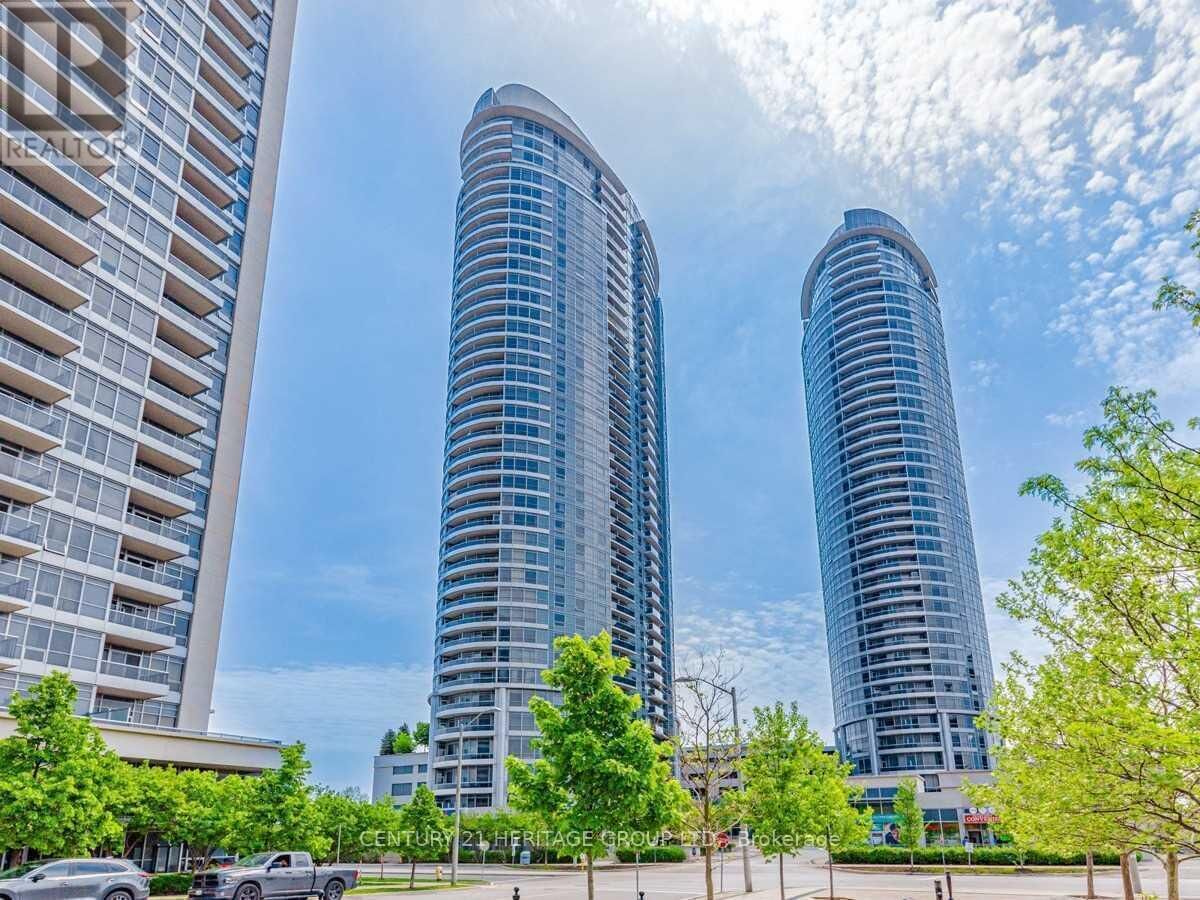 Property Photo:  135 Village Green Square 525  ON M1S 0G4 