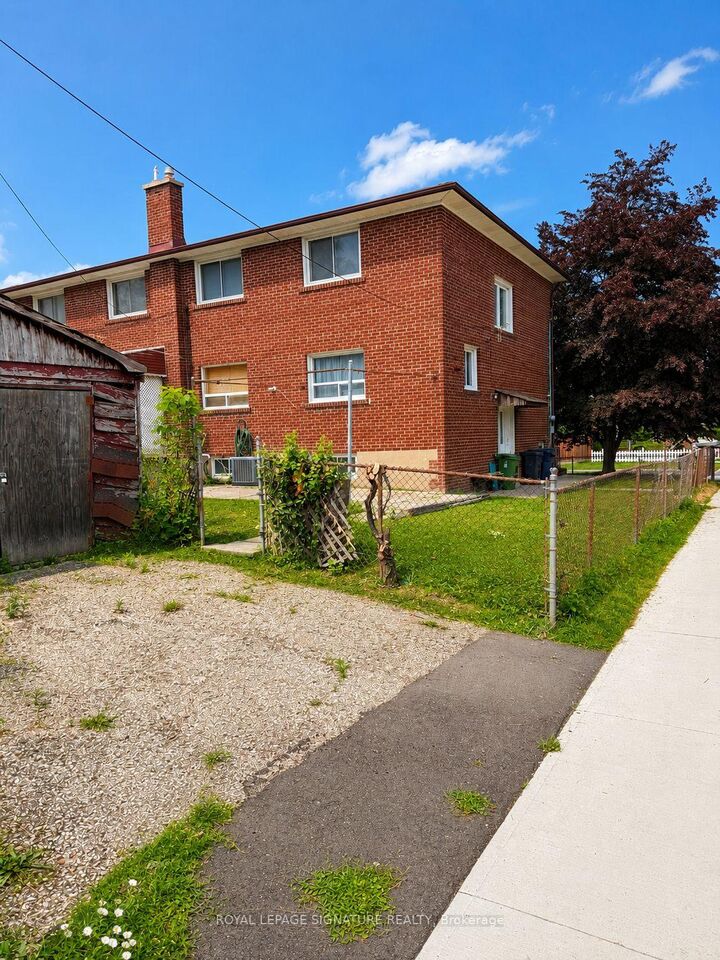 Property Photo: 67 Stilecroft Drive ON M3J 1A8