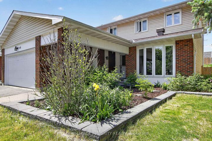 Property Photo: 1646 Grey Nuns Drive ON K1C 1T7