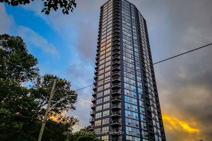 Property Photo:  150 Charlton Avenue E 2005  ON L8N 3X3 