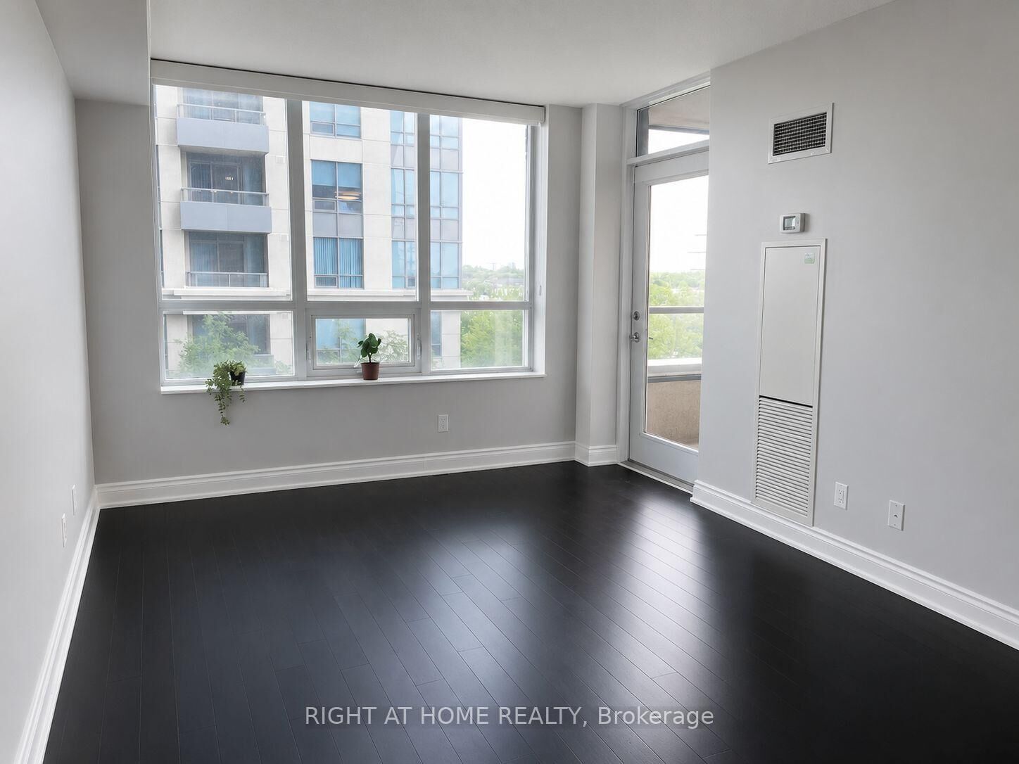 Property Photo:  35 Viking Lane 532  ON M9B 0A2 