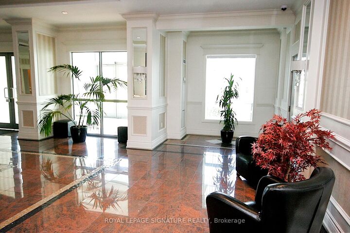 Property Photo: 8 Rosebank Drive 3M ON M1B 5Z3