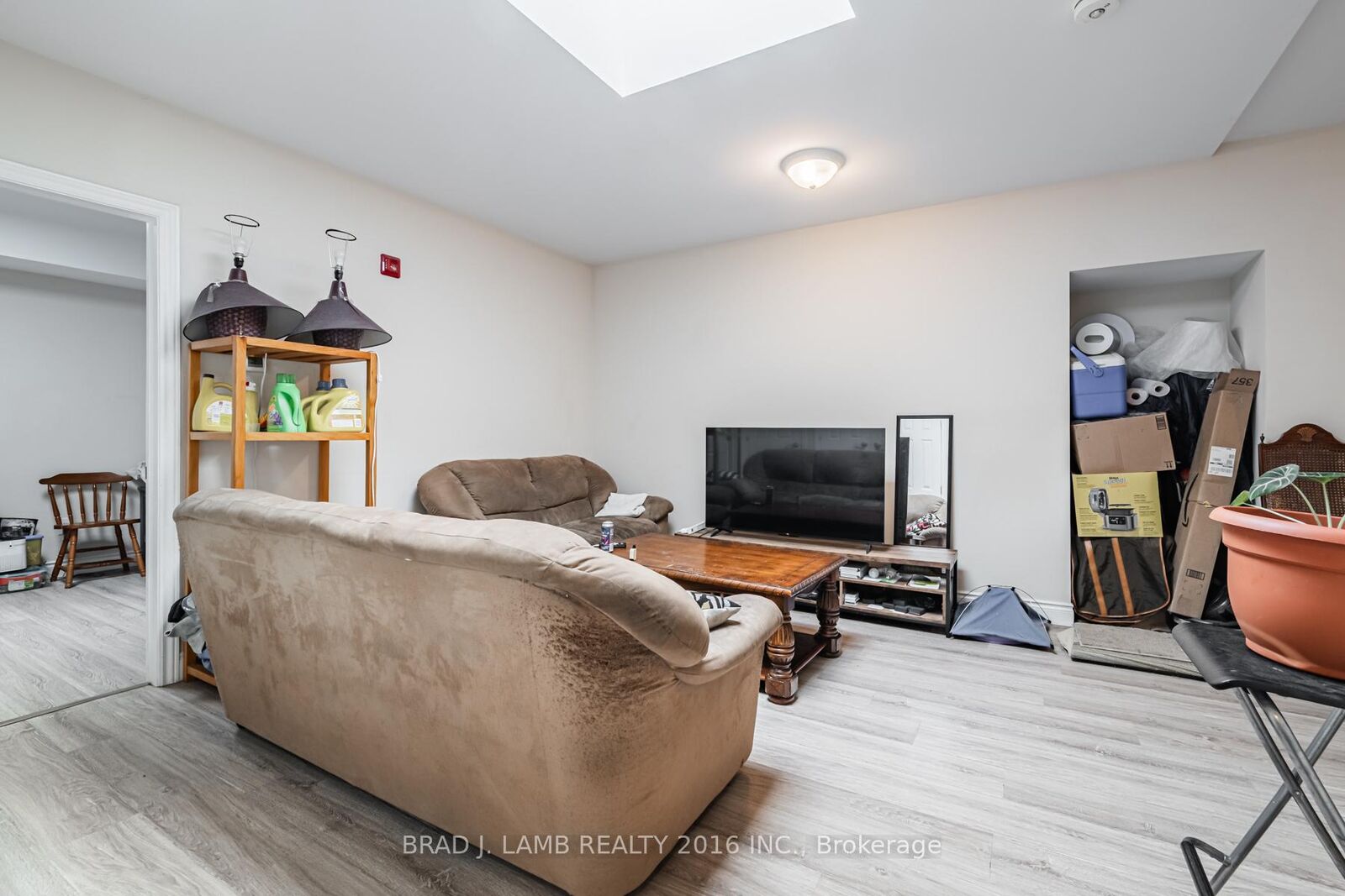 Property Photo: 2904A Danforth Avenue 3 ON M4C 1M1