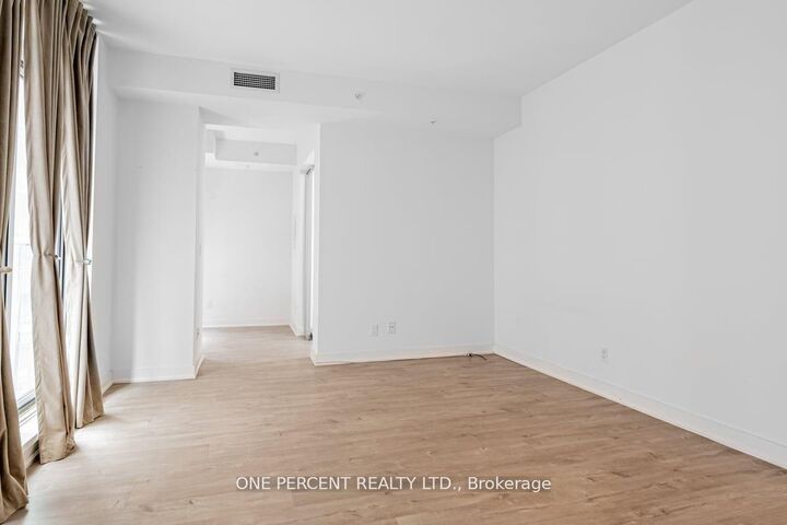 Property Photo: 30 Nelson Street 426 ON M5V 0H5