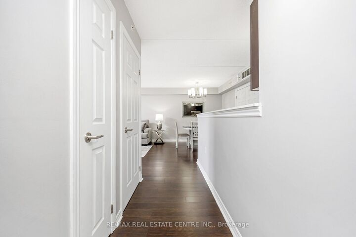 Property Photo:  1360 Main Street E 304  ON L9T 7S5 