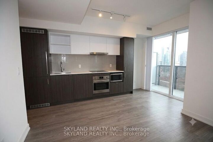 Property Photo:  55 Cooper Street 2705  ON M5E 0G1 