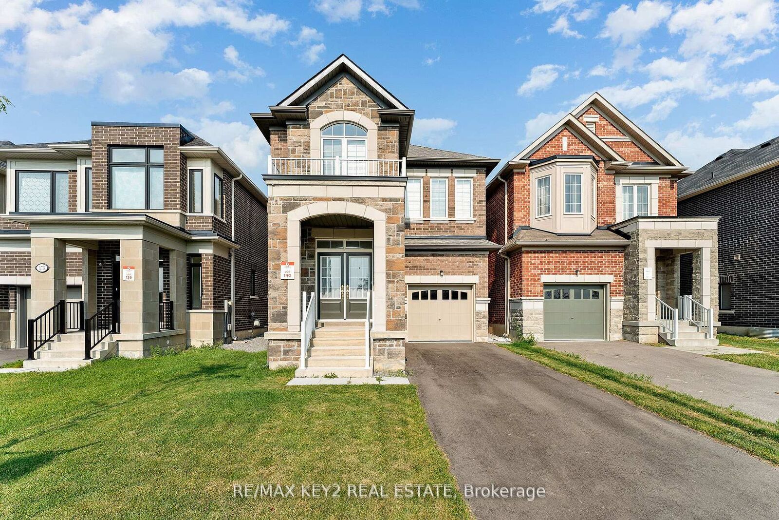 Property Photo:  175 Hartney Drive  ON L4S 0L1 