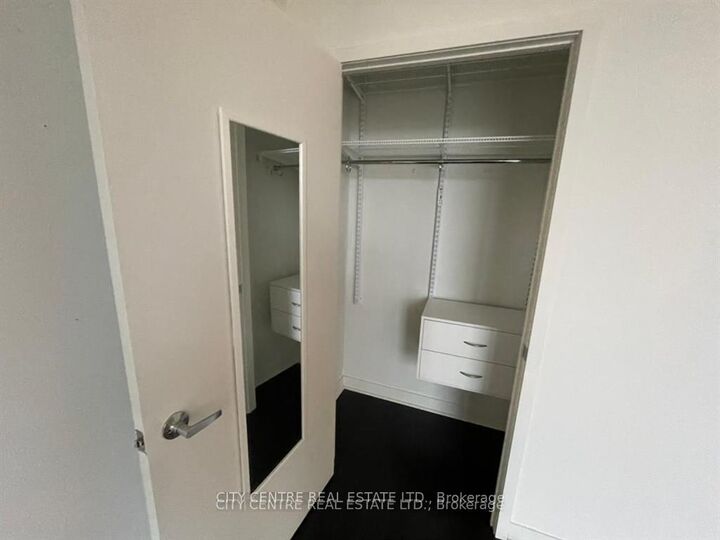 Property Photo:  365 Prince Of Wales Drive 601  ON L5B 0G6 