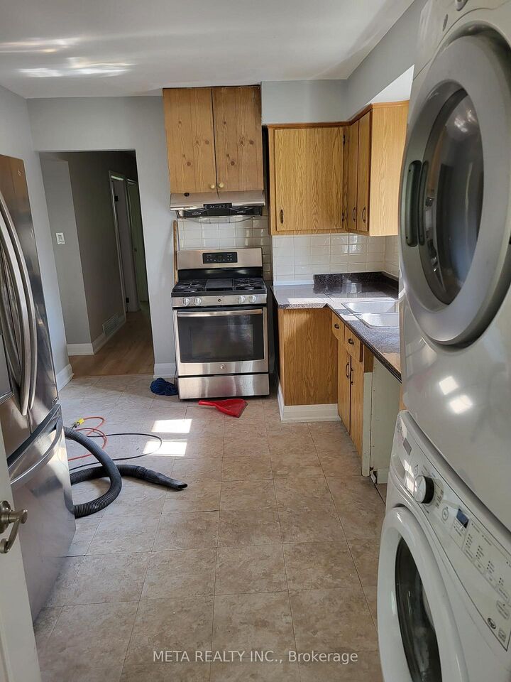 Property Photo:  79 Chestermere Boulevard  ON M1J 2Y2 