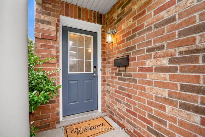 Property Photo: 320 Ambleside Drive 87 ON N6G 5H8