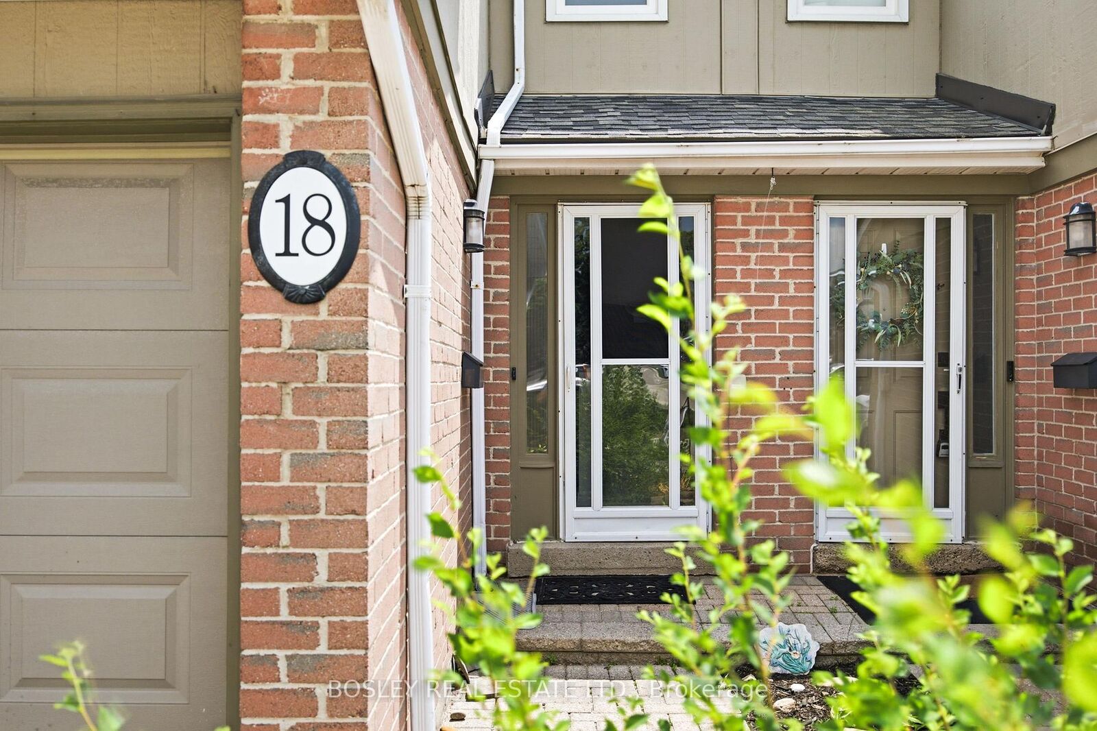 Property Photo:  3079 Fifth Line W 18  ON L5L 3T1 