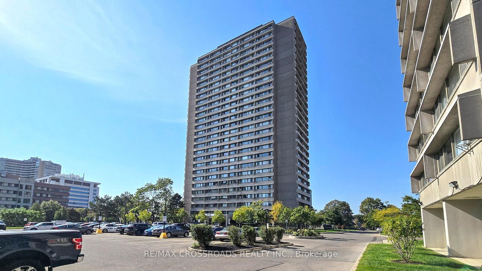 Property Photo:  715 Don Mills Road 208  ON M3C 1S4 