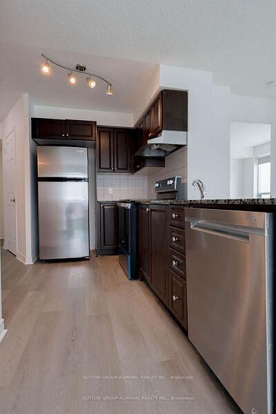 Property Photo: 60 Fairfax Crescent 409 ON M1L 0E1