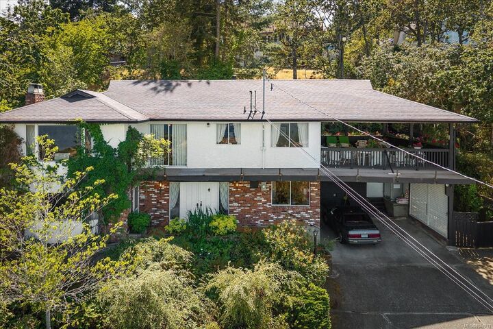 3647 Overlook Dr — photo 1