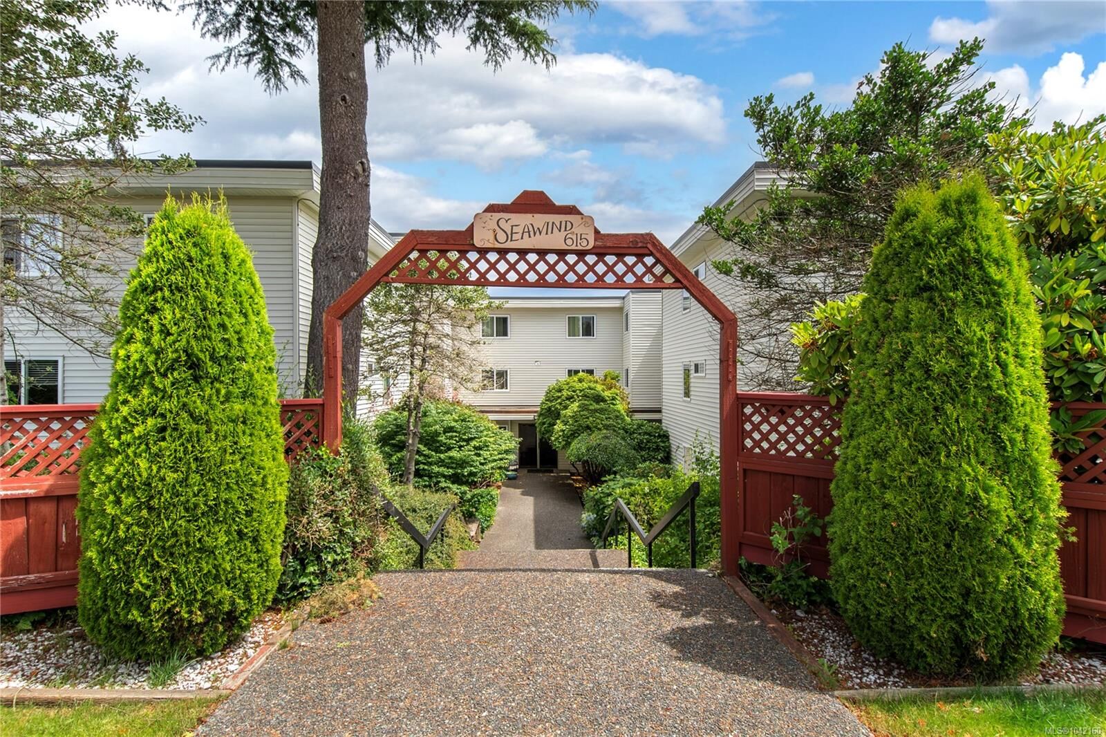 Property Photo:  615 Alder St #201  BC V9W 2P3 