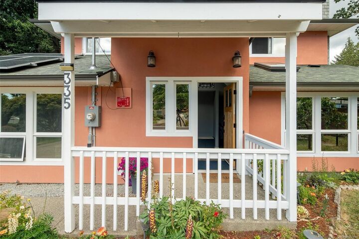 Property Photo: 335 Damon Dr BC V9B 5G5