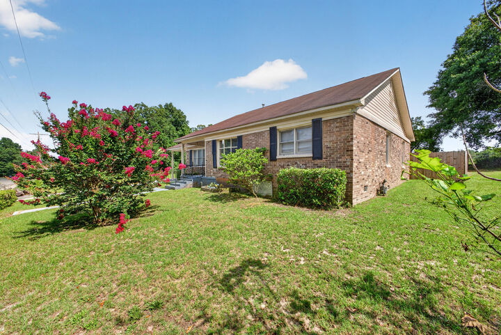 Property Photo:  504 Hickory Avenue E  SC 29809 