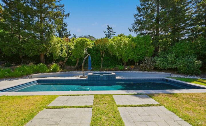 Property Photo:  10 Via Del Arroyo  CA 94559 