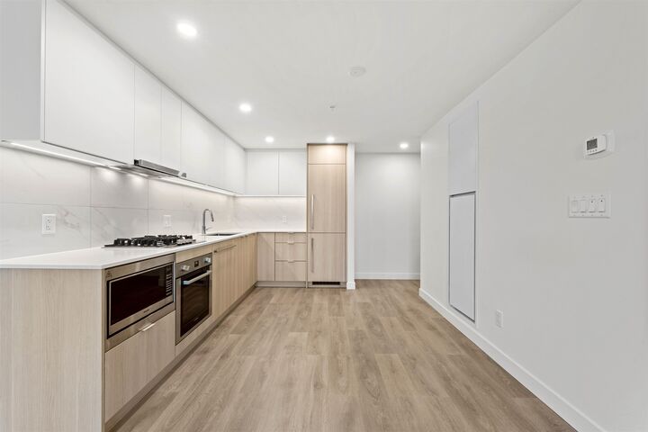Property Photo:  308 Alderson Avenue 910  BC V3K 0J2 
