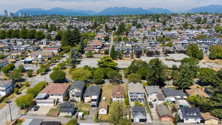 Property Photo: 428 E 62nd Avenue BC V5X 2G1
