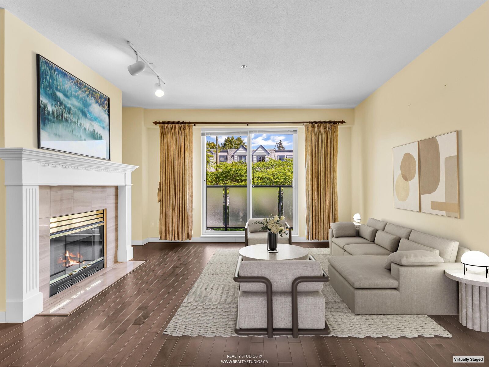 Property Photo: 876 W 16th Avenue 204 BC V5Z 1T1